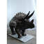 Statue de tricératops géante en aluminium NIFao - Sculpture de dinosaure de 57 po de long avec échelles détaillées et cornes pour les objets extérieurs et décorations à thème - 57 po x 26 po x H 35 po