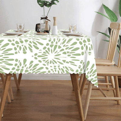 Nappe festonnée 60 x 120 po à motif floral vert clair pour table rectangulaire
