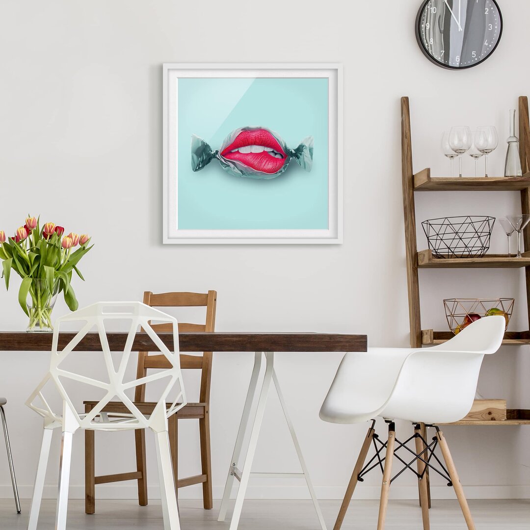 Gerahmter Grafikdruck Candy with Lips von Jonas Loose