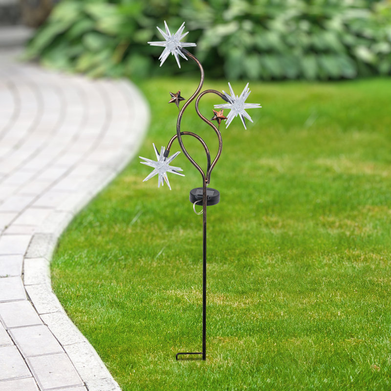 Triple piquet de jardin solaire étoile, rouge, blanc et bleu avec trois lumières DEL Exhart, 11 po x 33 po Exhart