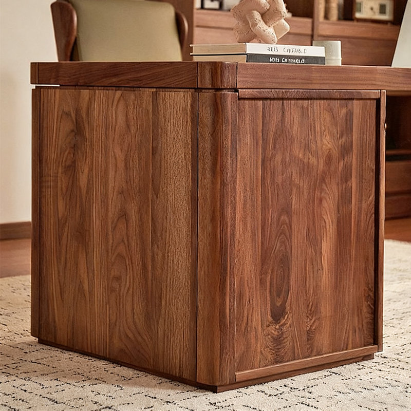 Bureau simple et durable de style italien