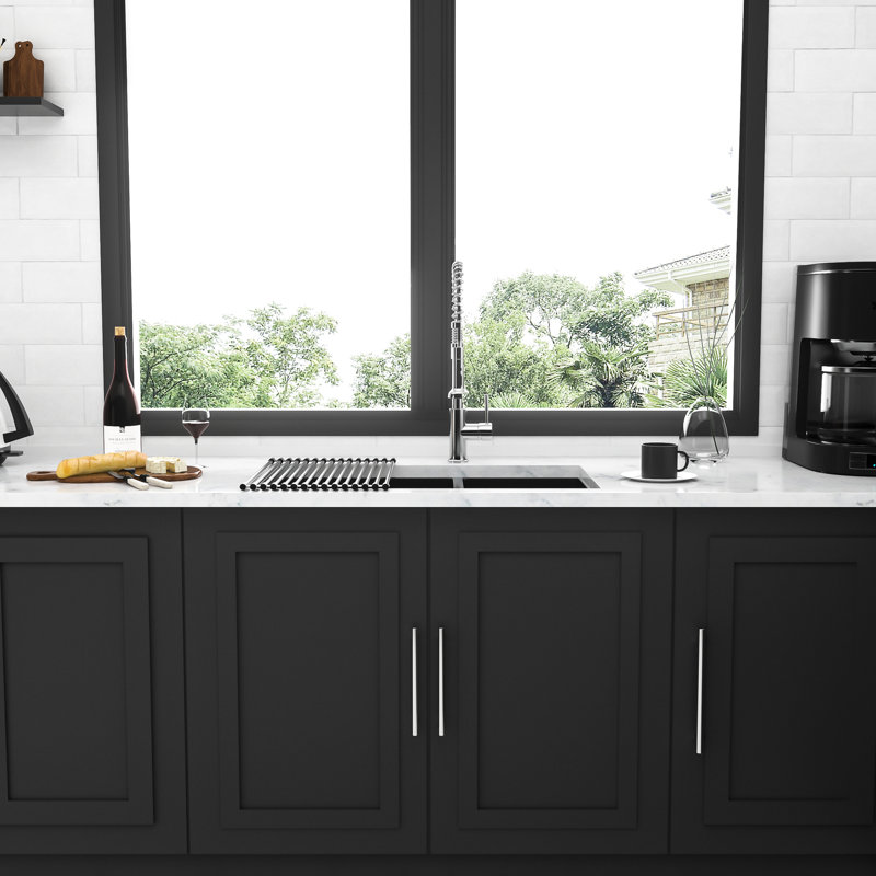 Évier de cuisine à double cuve 33 po x 19 po - noir acier inoxydable, cuve profonde de 10 po, fait à la main pour une finition noire de qualité inférieure, ajoute une touche moderne à