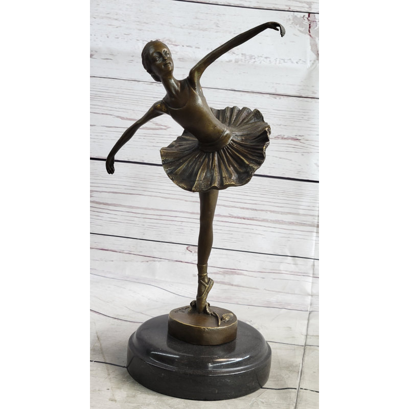 Duffina Figurines & Sculptures