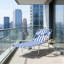 Chaise longue de patio réglable, structure en acier, rayures bleues, détente en plein air