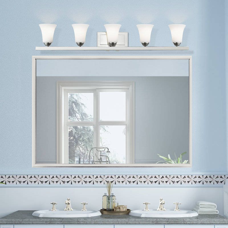Éclairage de salle de bain à intensité variable 5 lumières Bullis, Chrome poli