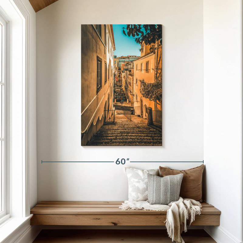 Sirpi Lisbon Steep Street, H 45 po x l 30 po