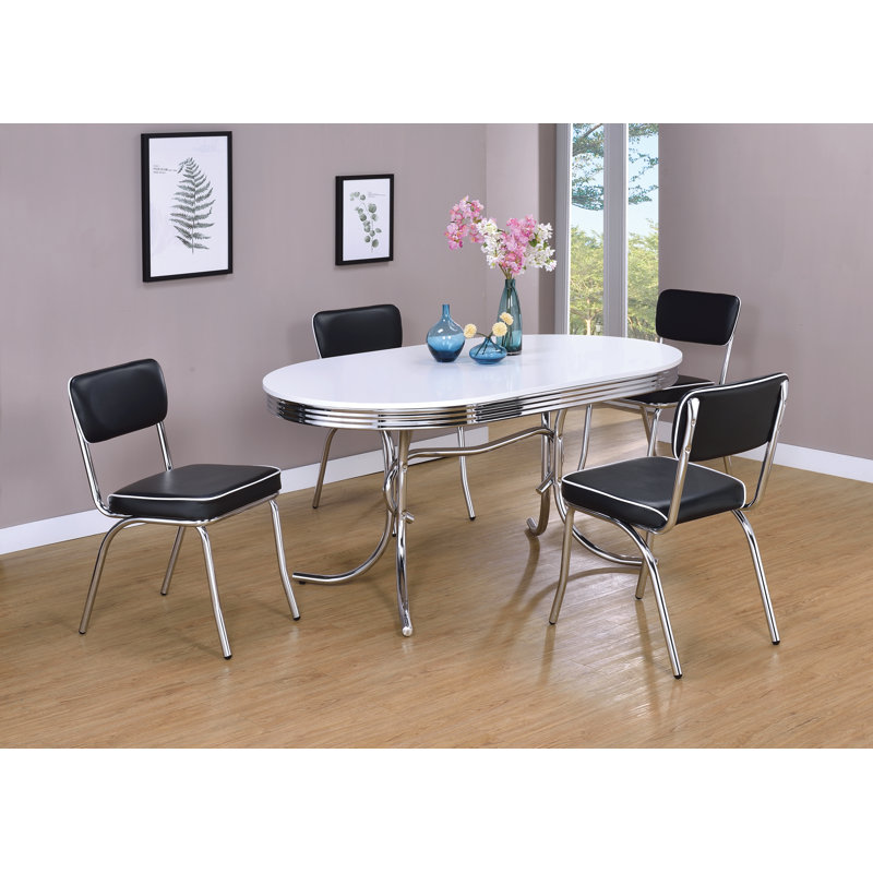 Ensemble repas pour quatre personnes, Noir