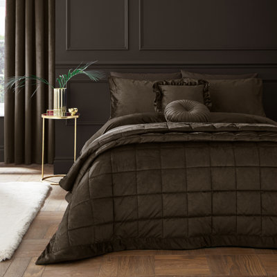 Kingsley Matt Velvet Quilted Bedspread