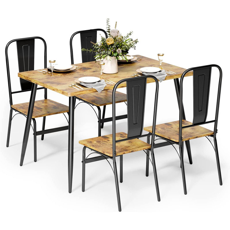 Ensemble repas pour 4 personnes