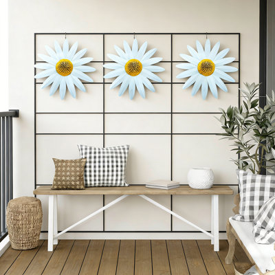 Set of 3 Rustic White Daisy Metal Wall Art – 3D Wrought Iron Floral Sculptures, Farmhouse Garden Fence Decor, Lightweight & Durable Hanging Ornaments for Living Room, Bedroom, Porch, Patio or Backyard