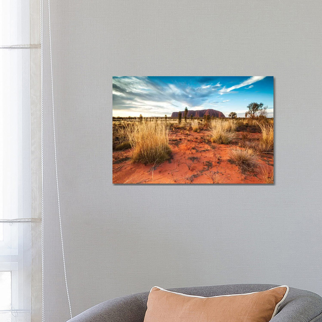 Uluru bei Sonnenuntergang, Australien von Matteo Colombo - Galerie-umwickelte Leinwand Giclée auf Leinwand