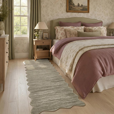 Tapis festonné à bordure festonnée