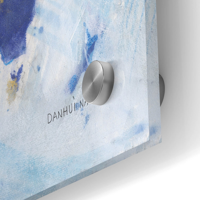 «Indigo World Map» par Danhui Nai, art mural en verre acrylique, H 24 po x l 36 po x P 0,2 po
