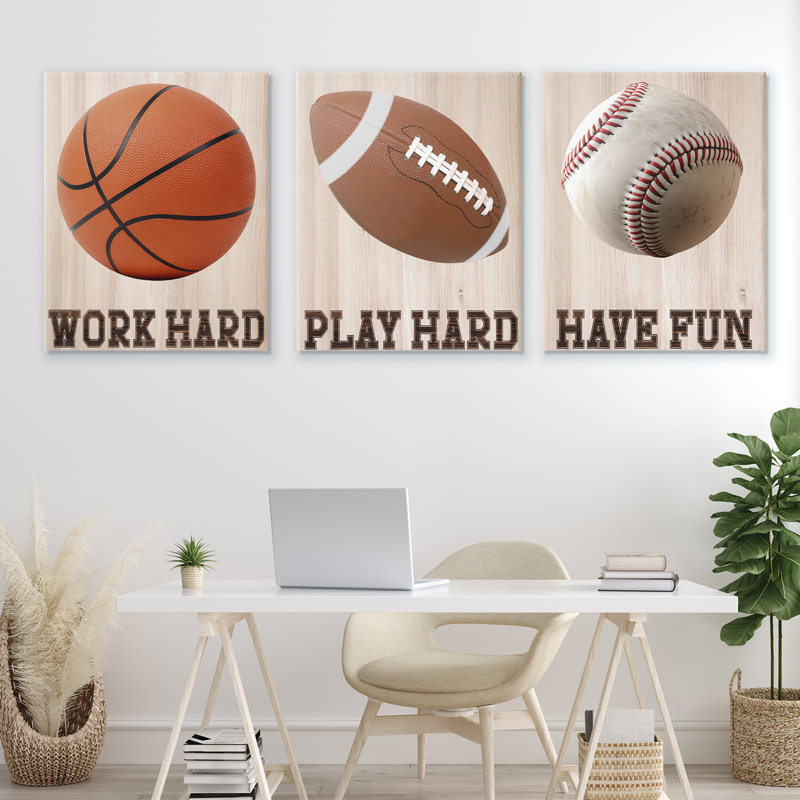 Motivation, ensemble de 3 mots sur toile, design par Marcus Prime, H 30 po x l 24 po