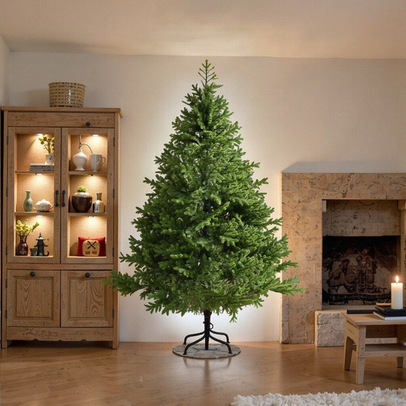 Arbre de Noël de 7 pi en polyéthylène non éclairé avec support en métal pliable et branches articulées, H 7 pi, Vert