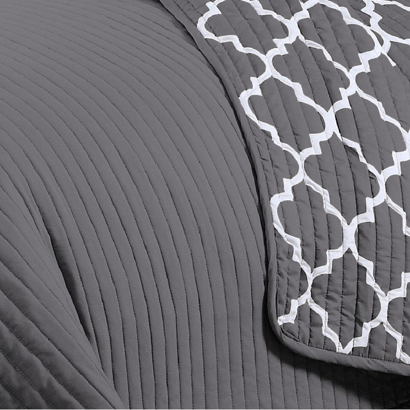 Traditional Polyester Jersey Knit Quilt, King Quilt + 2 King Shams + 2 Throw Pillows, Gray