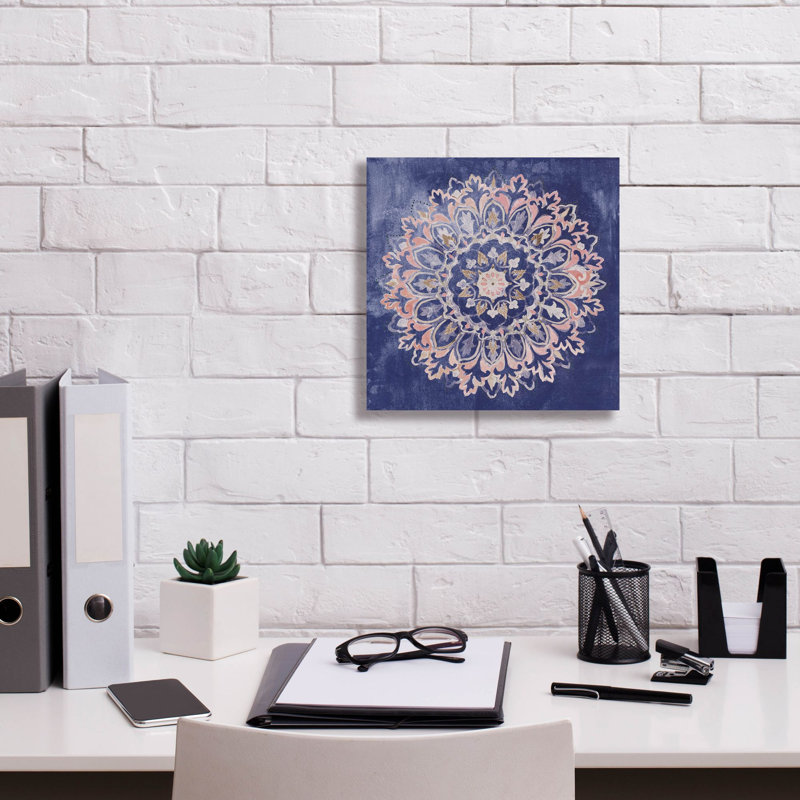 «Mandala Delight 2 Navy» par Danhui Nai, art mural sur toile, H 12 po x l 12 po
