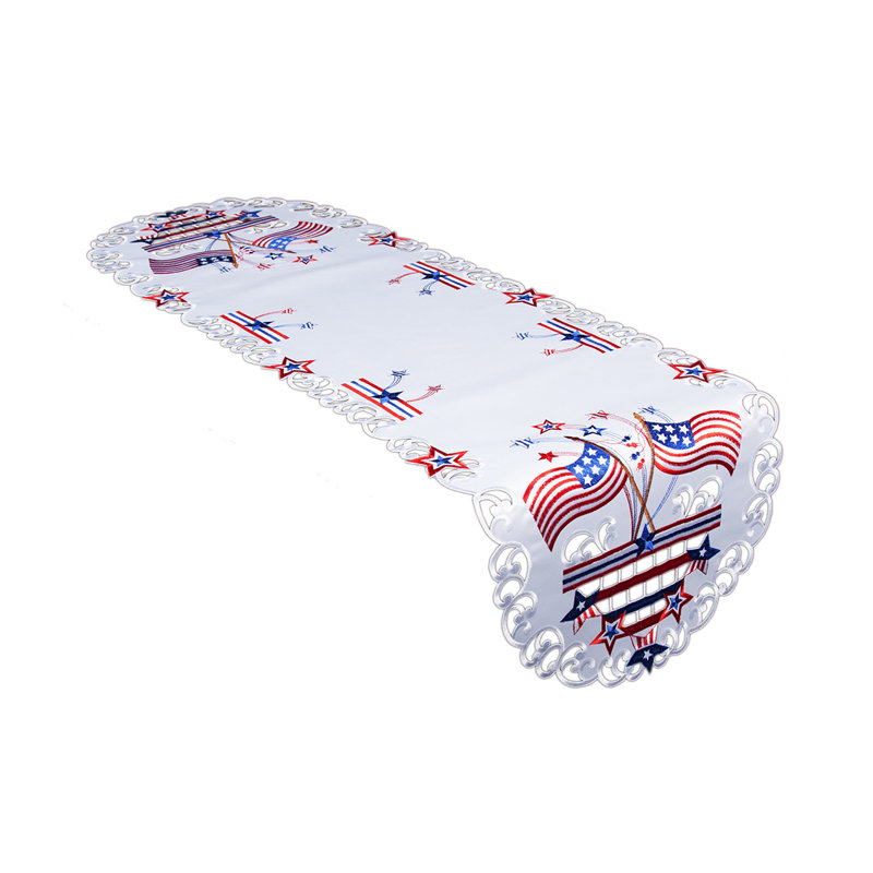 Chemin de table nappe brodée star, L 70 po x l 15 po