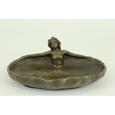 Bacarri Figurines & Sculptures
