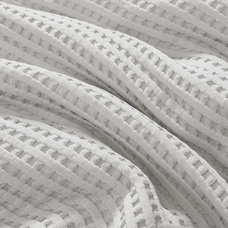 Kenneth Cole Solid Waffle Reversible Comforter Set, Gray, Queen Comforter + 2 Standard Shams