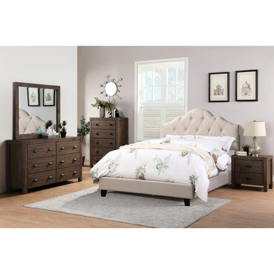Lit double tapissier transitionnel avec tête de lit à structure arquée et brun, en bois