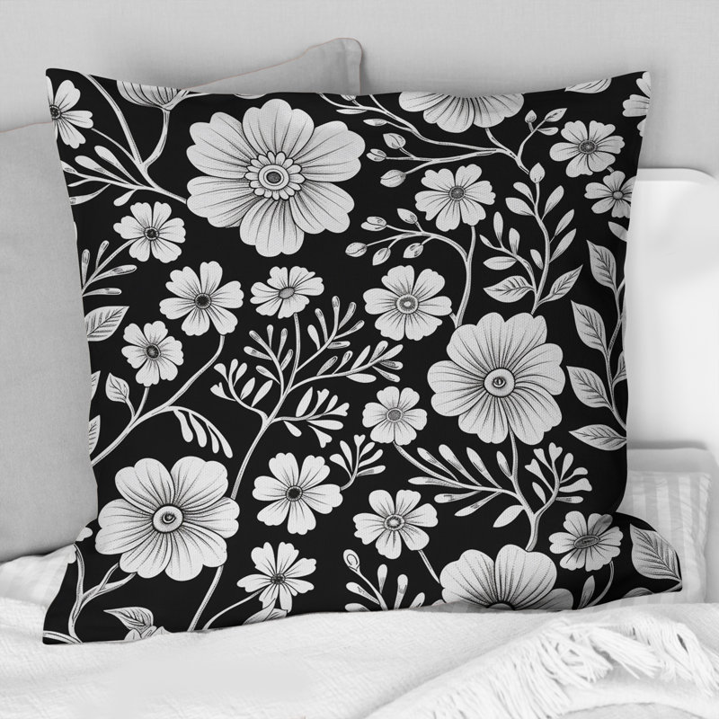 Coussin décoratif noir et blanc avec motif floral Blooms II, H 18 po x l 18 po