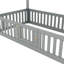 Lit en bois avec clôture et porte-112559360-112559361
