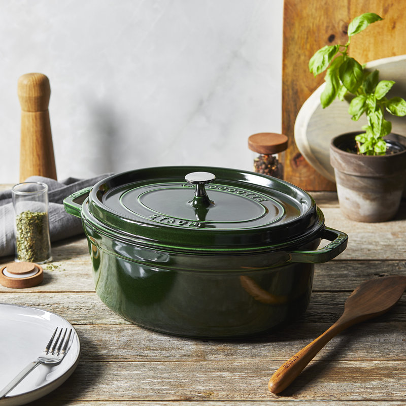 Cocotte ovale en fonte Staub, Basilic, 5,75 pte