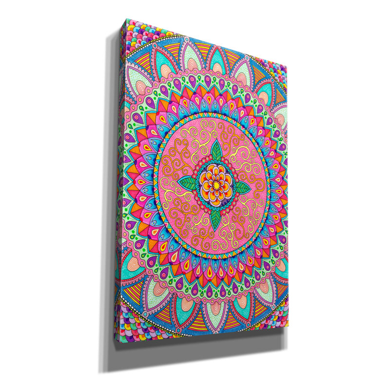«Petals Mandala» par Hello Angel, art mural sur toile, H 40 po x l 26 po x P 1,5 po