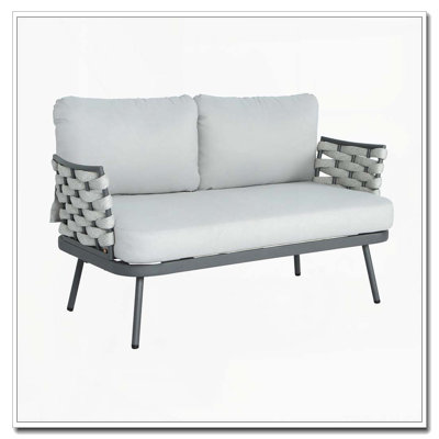 Causeuse et table en acier