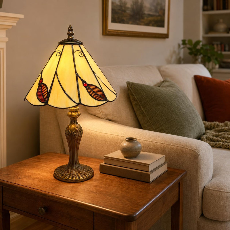 Ashelynn Resin Table Lamp, Red