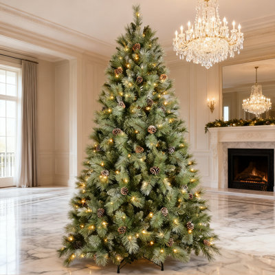 Arbre de Noël à DEL blanc chaud de 8 pi avec pommes de pin pré-éclairées, pointes en PVC dur de 1858, conception à charnières et support en métal robuste