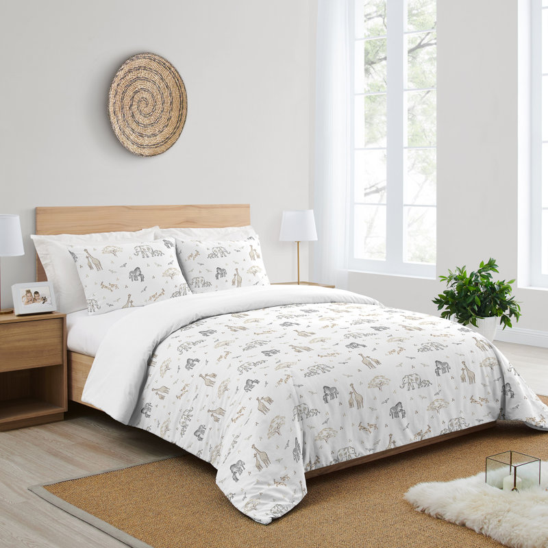Serengeti Animals Full Microfiber Comforter Set in Black and Beige