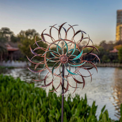 Grande sculpture de 66 po avec pales pivotantes à 360 degrés pour la décoration extérieure du jardin