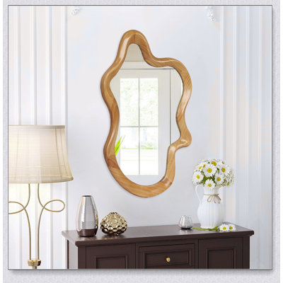 Miroir mural 33,46 x 22,24 de forme irrégulière avec cadre en bois naturel, parfait pour un décor unique et artistique