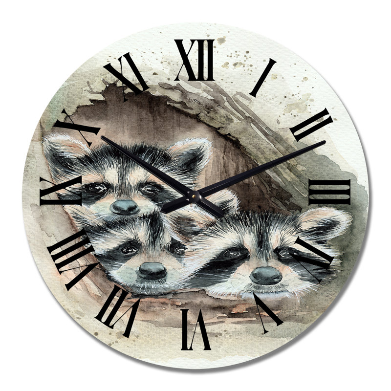 Trois mignons ratons laveurs moelleux regardant un arbre - horloge murale traditionnelle, Surdimensionné