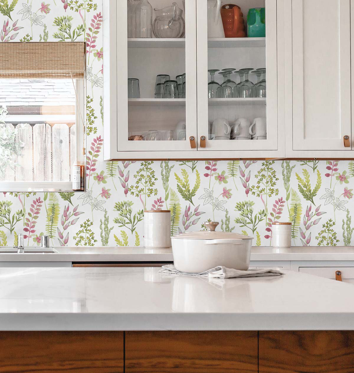 Lark Manor Rouleau de papier peint adhésif L 18 pi x l 20,5 po Ailun