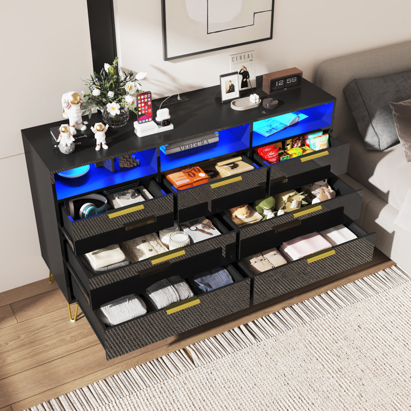 Kymran 7 Drawer 59.06" Dresser With LED Lights And Charging Station, Gold/Black