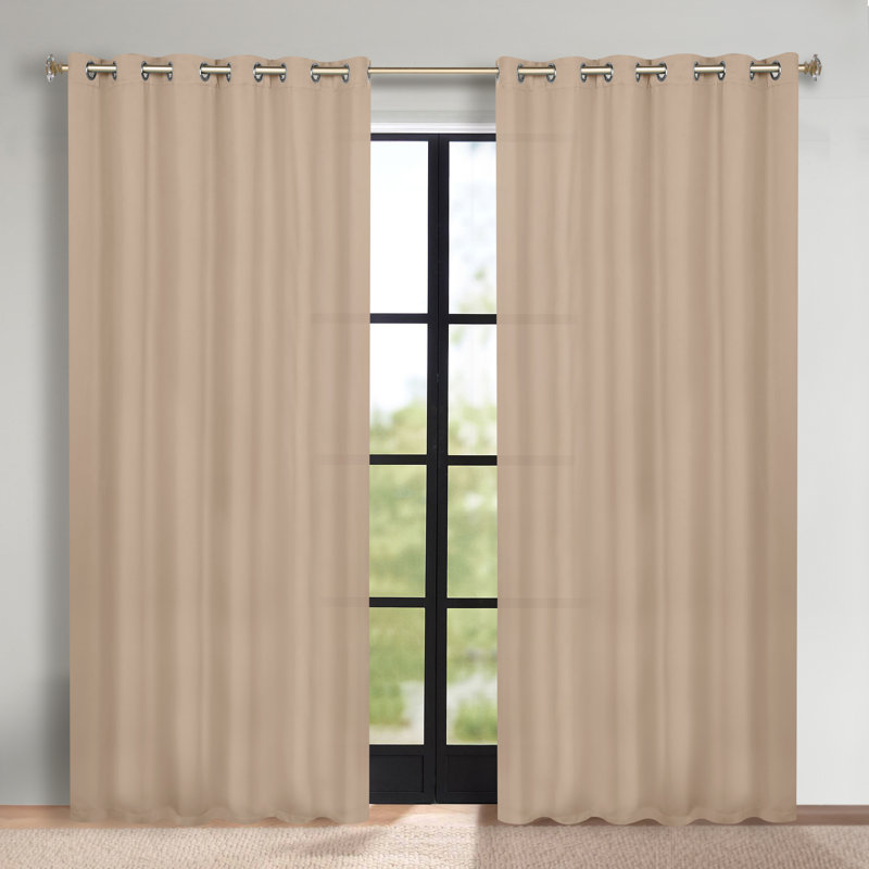 Paire de rideaux obscurcissant avec œillets Millendon, Bois de frêne fumé, L 70 po x L 120 po