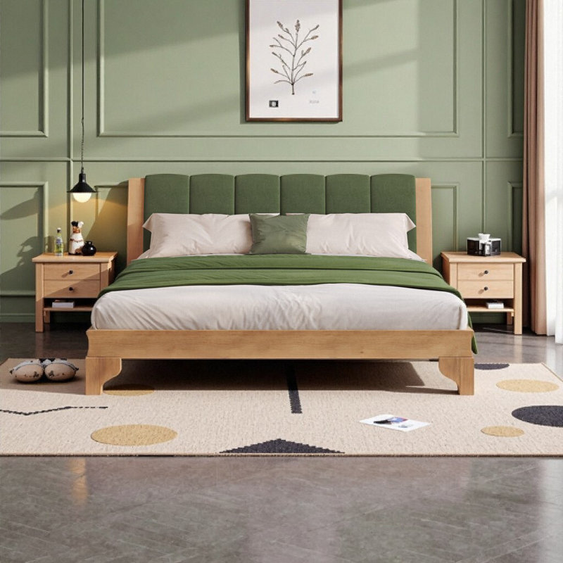 Structure de lit très grand en bois de pin massif avec tête de lit tapissier - style Mid-Century, finition naturelle et accents verts