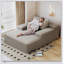 Chaise longue surdimensionnée, canapé-lit moelleux en fausse fourrure pour un confort ultime et une polyvalence dans les salons-415284788
