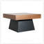 Table basse moderne carrée avec plateau en grain de bois et base élégante, style campagnard de style Mid-Century pour le salon