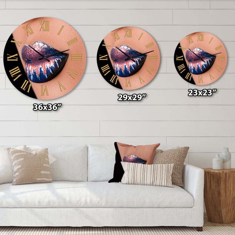 Creative and Fashion Make Up On Woman Lips - Horloge murale moderne, Grand