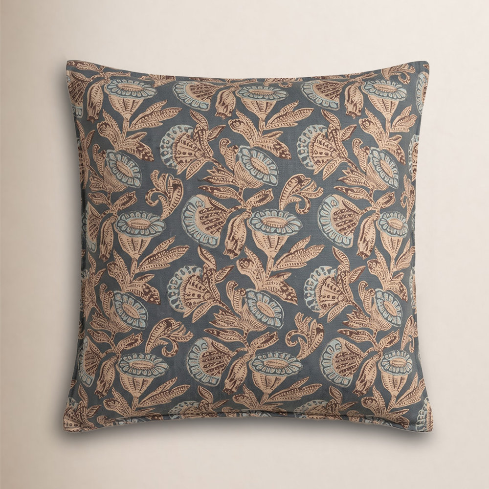 Armes 20" x 20" Throw Pillow, Black