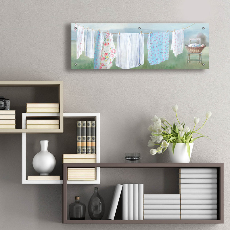 «Laundry Day 9» par Danhui Nai, art mural en verre acrylique, H 12 po x l 36 po