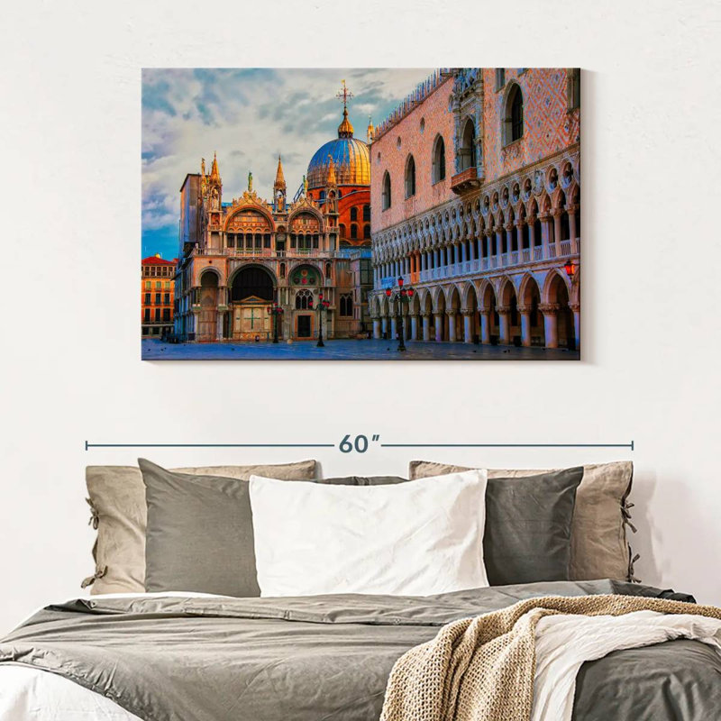 Kavia Saint Mark's Square, 32" H x 48" W