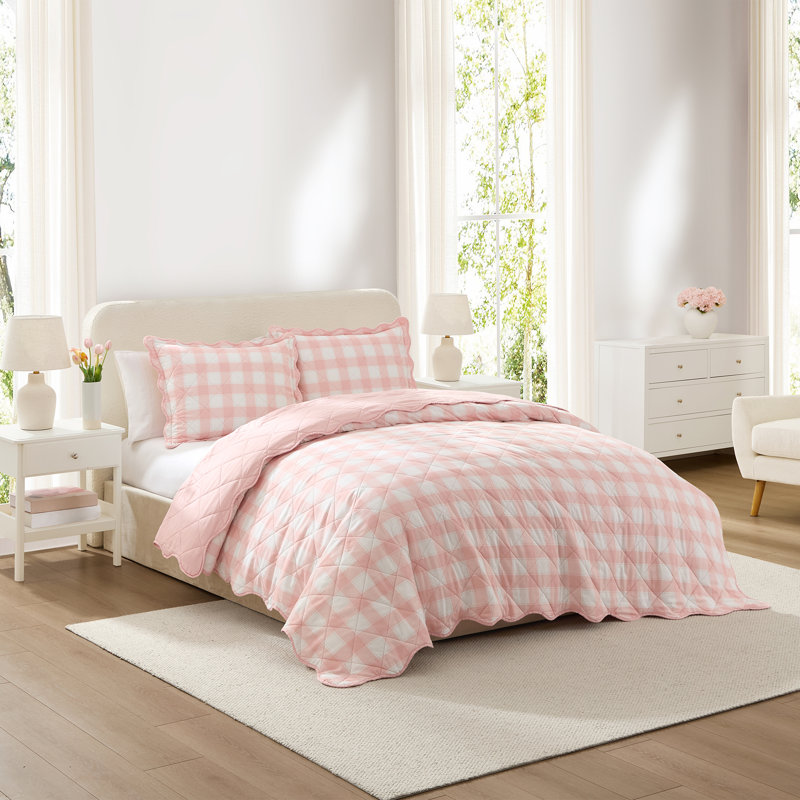 Hallmark Checkered Bliss 3-Piece Scalloped Quilt Set, King Quilt + 2 King Shams, Pink