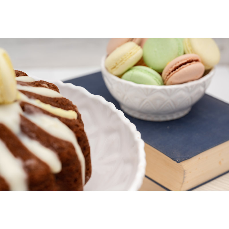 Vintage Inspired Ceramic Ceramic Cake Stand, White