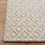 Tapis en laine tissé à la main à motif géométrique ivoire / doré Nystead-353198473