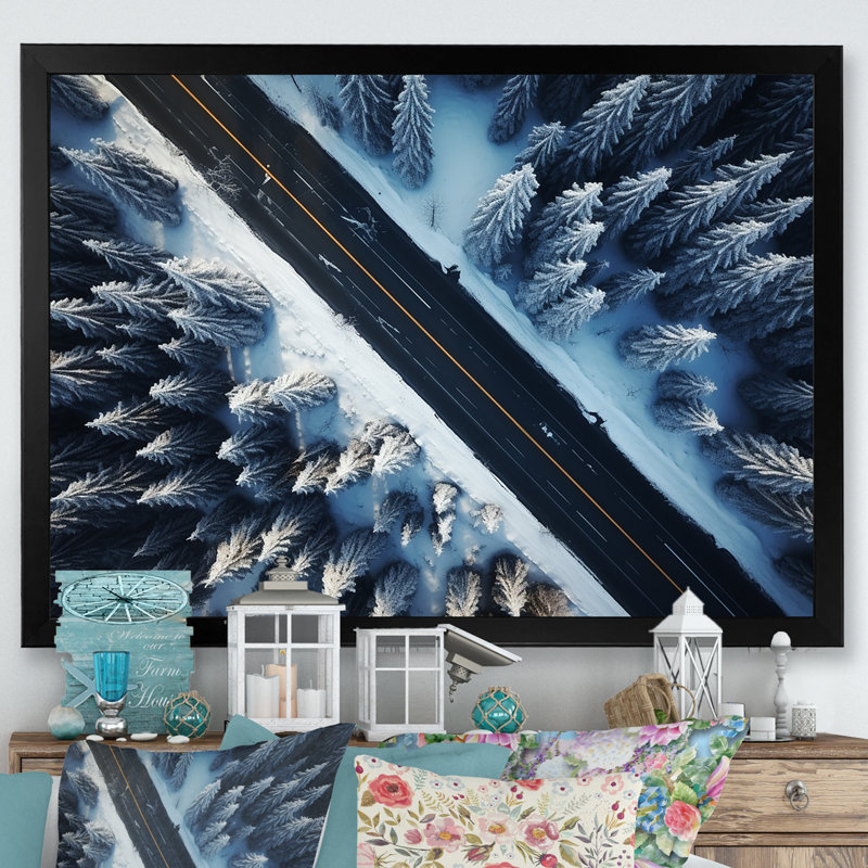 Route sans fin vers la forêt hivernale II - parcours, fresque murale, Cadre d'angle fermé noir, H 30 po x l 40 po x P 1,5 po